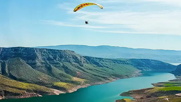 Siirt, Doğal ve Kültürel Zenginlikleriyle Türkiye Yamaç Paraşütü Hedef Şampiyonasına Ev Sahipliği Yapacak