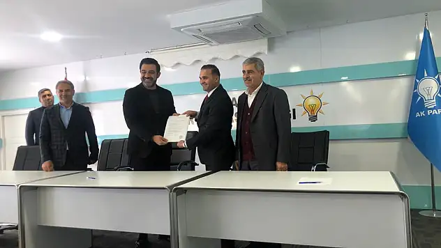 Siirt Emlak Komisyoncuları ve Müteahhitler Derneği Başkanı Sevgi, Belediye Başkan Aday Adaylığı Başvurusunu Yaptı!