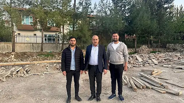 Siirt Eruh'ta Kapalı Halı Saha Yapımına Başlandı