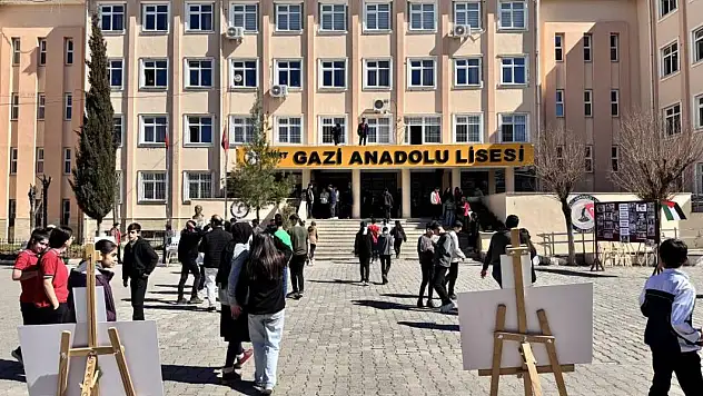 Siirt Gazi Anadolu Lisesinin 'Fotoğraflarla Kudüs Sergisi'
