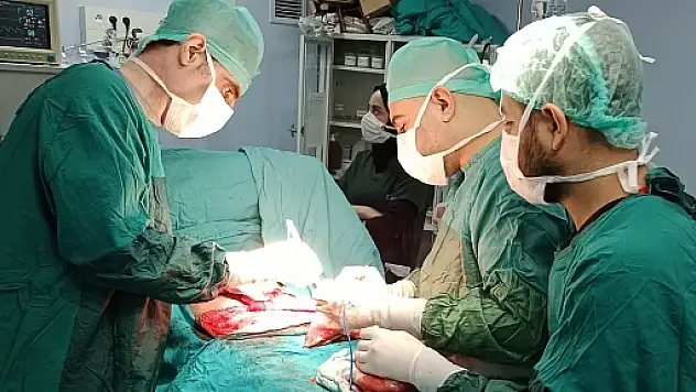 Siirt Hayat Hastanesi'nde Karın Germe Estetiği Ameliyatı Yapıldı