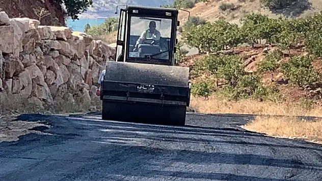 Siirt İl Özel İdare Tarafından Devam Eden Köy Yollarını Asfaltlama Çalışmaları