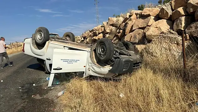 Siirt İl Özel İdaresi Ekiplerini Taşıyan Araç Devrildi