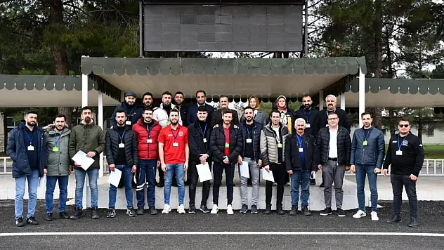 Siirt İl Sağlık Müdürlüğü Bünyesinde Ambulans Sürüş Güvenliği Eğitimi Verildi