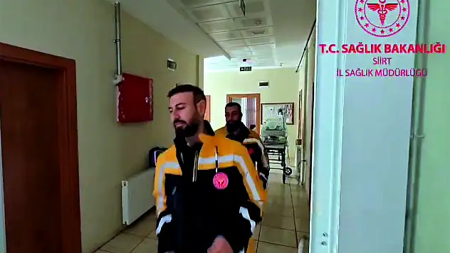 Siirt İl Sağlık Müdürlüğünden 'Fermuar Sistemiyle Yaşama Yol Ver' Kampanyasına Destek (Videolu Haber)