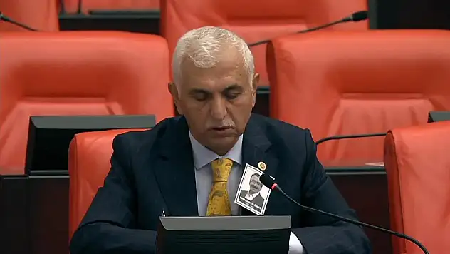 Siirt Milletvekili Mervan Gül, Mecliste Sırrı Süreyya Önder İçin Fatiha Okudu