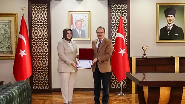 Siirt Nüfus ve Vatandaşlık İl Müdürü Gürlek'ten Vali Dr. Kızılkaya'ya Teşekkür