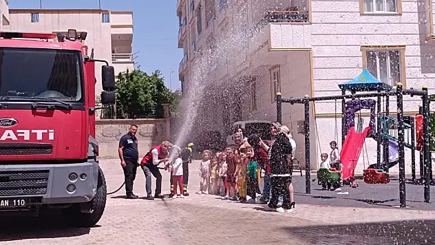 Siirt Özel Dünyam Kreş ve Gündüz Bakımevi'nde Miniklere İtfaiye Eğitimi