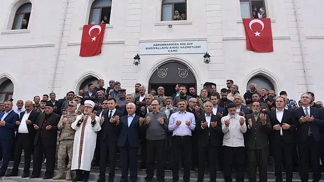 Siirt Pervari'de 'Abdurrahman Bin Avf Hazretlerinin Makamının Bulunduğu Türbe, İnanç Turizmine Kazandırıldı