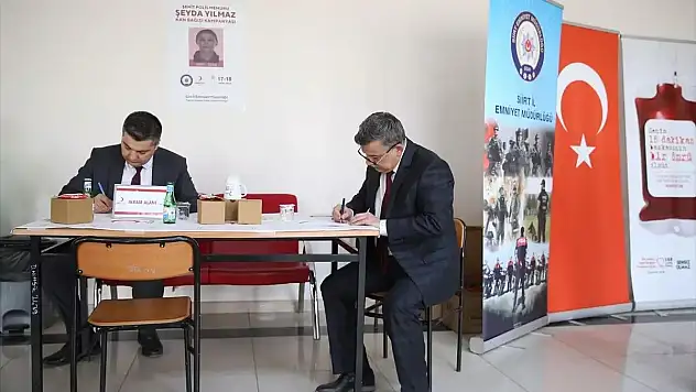 Siirt Polisinden Şehit Şeyda Yılmaz Anısına Türk Kızılay'ına Kan Bağışı