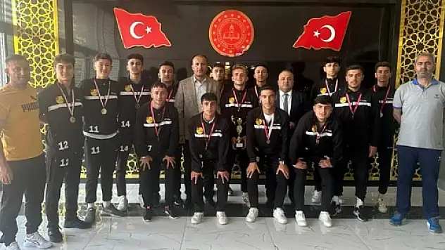 Siirt Spor Lisesi Futbol Takımı Türkiye Finallerinde