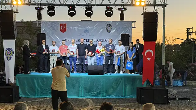Siirt'te Duygu Yüklü Veda: 328 Polis Memuru Uğurlandı