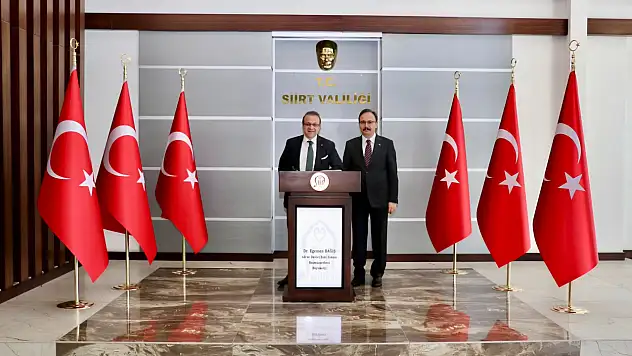Siirt'te Gelen Eski Avrupa Birliği Bakanı Egemen Bağış, Vali Kızılkaya'yı Makamında Ziyaret Etti