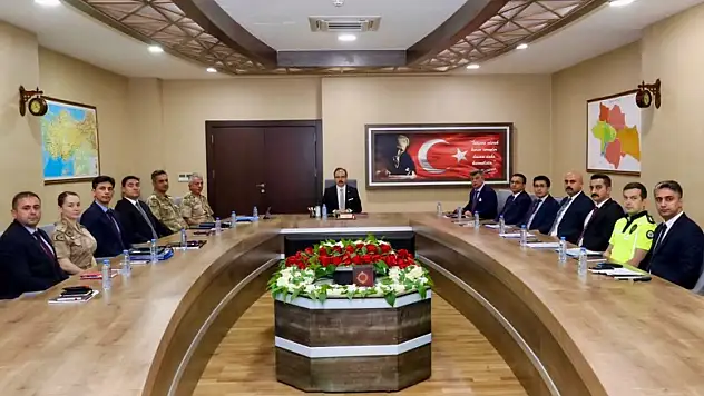 Siirt'te Güvenlik Gündemi Masaya Yatırıldı: Huzur İçin Yeni Tedbirler Alınıyor