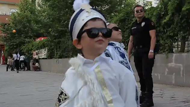 Siirt'te ''Kirvem Polis Olsun'' Projesiyle 250 Çocuk Sünnet Ettirildi