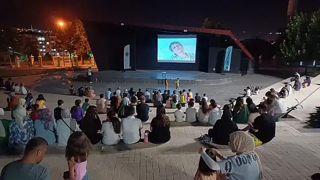 Siirt'te Yaz Akşamlarına Sinema Keyfi Geliyor