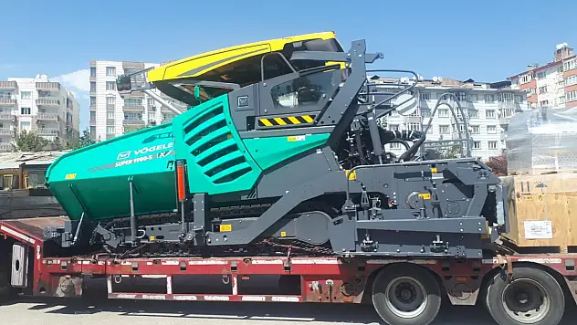 Siirt'te Yol ve Altyapı Çalışmalarına Yeni Ekipman Desteği
