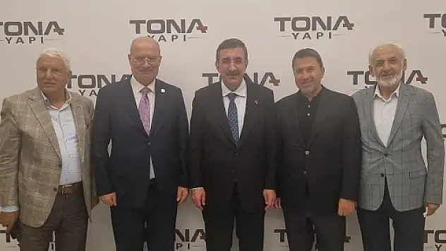 Siirt TSO Başkanı Kuzu, Cumhurbaşkanı Yardımcısı Cevdet Yılmaz'la Dostluk Yemeğine Katıldı