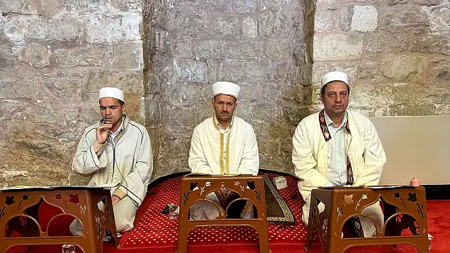 Siirt Ulu Camii'nde Vakıflar Haftası Nedeniyle Mevlid-i Şerif Okundu