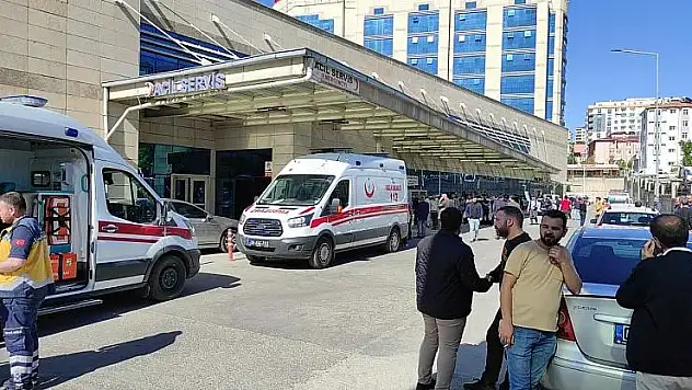 Siirt Ulus Mahallesi'nde Yüksekten Düşen Kadın Ağır Yaralandı