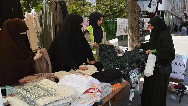 Siirt Umut Kervanı'ndan Yetimler İçin Hayır Kermesi