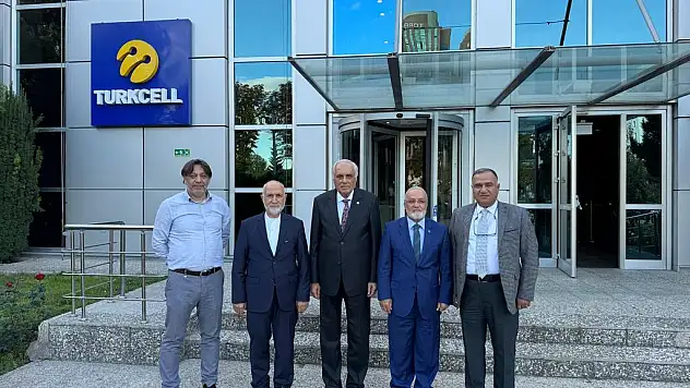 Siirt Vakfı Heyetinden 23. ve 24. Dönem Siirt Milletvekili Afif Demirkıran'a Ziyaret