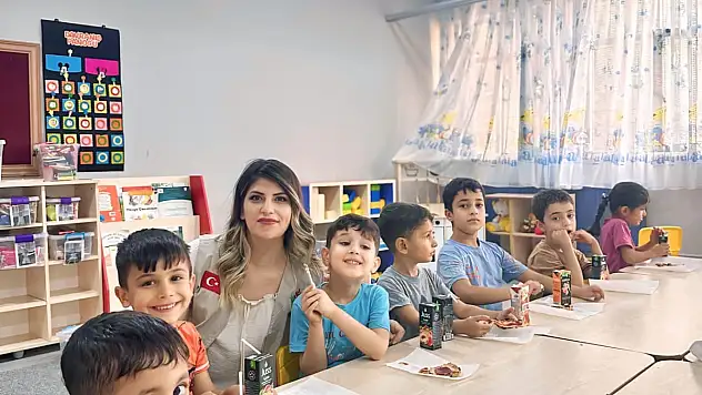 Siirt Vakfı'ndan Miniklere Lezzetli Sürpriz