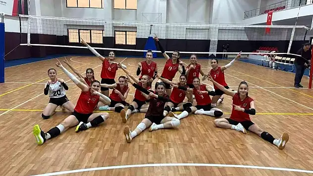 Siirt, Van, Hakkari ve Şırnak Kadın Voleybol Takımlarının Katıldığı Bölge Şampiyonasını Van Ekibi Kazandı