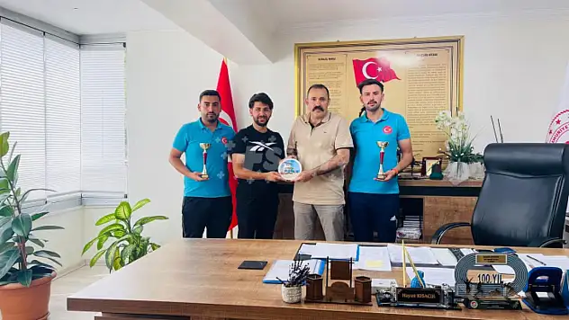 Siirtli Gençler Yunanistan'da Düzenlenen Turnuvada İkinci Oldu!