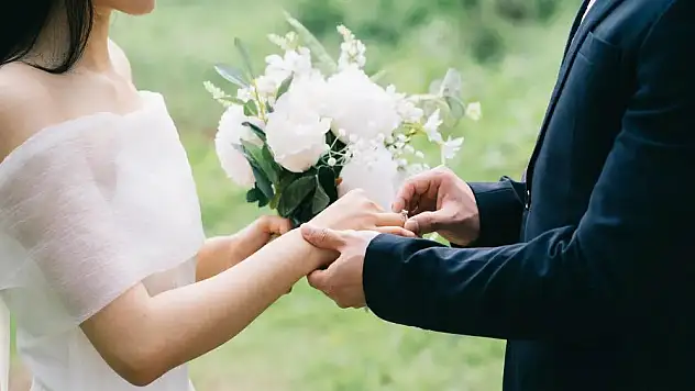 Siirtli Gençlerin Evlenme Yaş Aralığı Erkeklerde 27, Kızlarda 24 Olarak Belirlendi