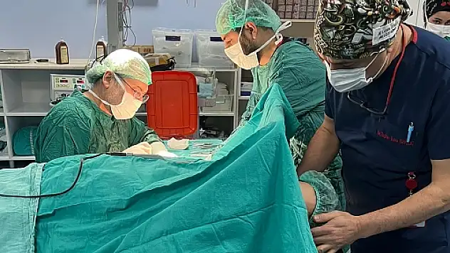 Siirtlilerden Ortopedi Doktoru Şakir Alper Cansever'e Yoğun İlgi