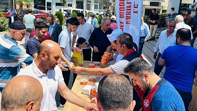 Siirt'te 1500 Kişiye Bitlis Vakıflar Bölge Müdürlüğü Tarafından Aşure Dağıtıldı