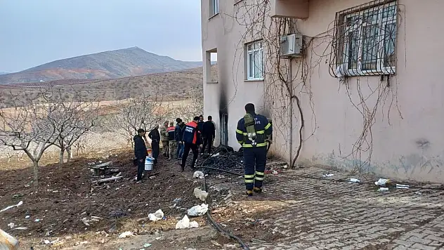 Siirt'te 2 Katlı Binanın Bodrum Katında Yangın Paniği