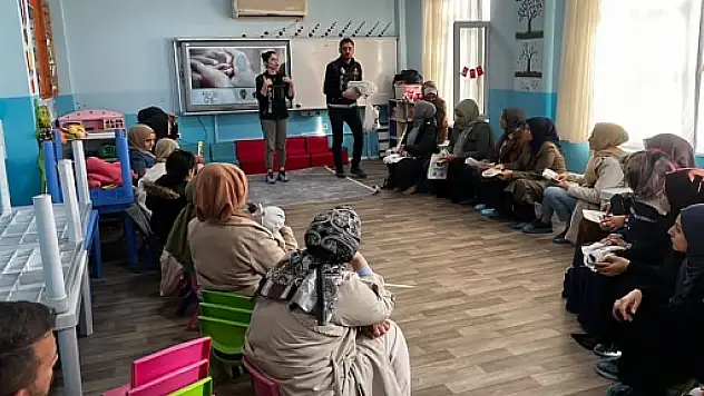 Siirt'te Alparslan Anaokulu'nda Velilere Yönelik Bağımlılıkla Mücadele ve KADES Eğitimi
