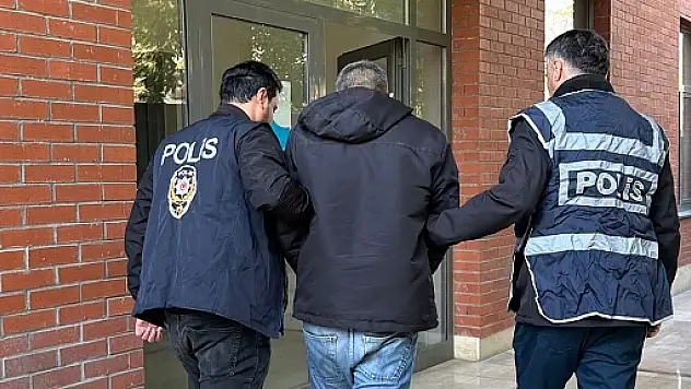 Siirt'te Bir Kuyumcudan Altın Kolye Çalan Şüpheli Yakalandı