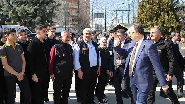 Siirt'te Deprem Haftası Kapsamında Deprem Tahliye Tatbikatı Yapıldı
