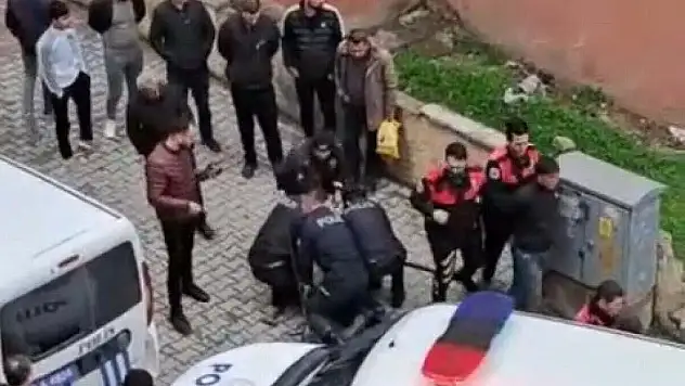 Siirt'te depremde hasar alan bina boşaltıldı! 2 kişi hırsızlık yaparken yakalandı