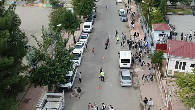 Siirt'te Drone ve Narkotik Köpeklerle Polis Denetimi