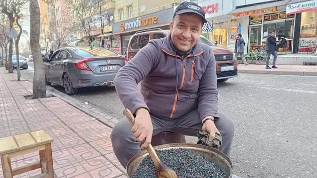 Siirt'te Esnafın Menengiç Kavurma Yöntemi Büyük İlgi Görüyor!