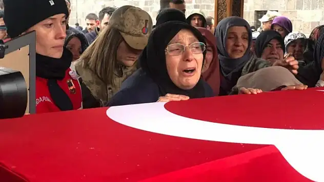 Siirt'te Motosiklet Kazasında Hayatını Kaybeden Pilot Üsteğmen Muhammet Ali Yıldırım Memleketi Erzurum'da Toprağa Verildi