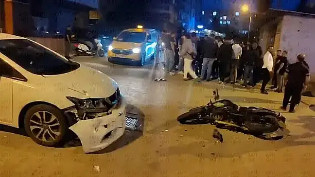 Siirt'te Otomobil ile Motosiklet Çarpıştı!