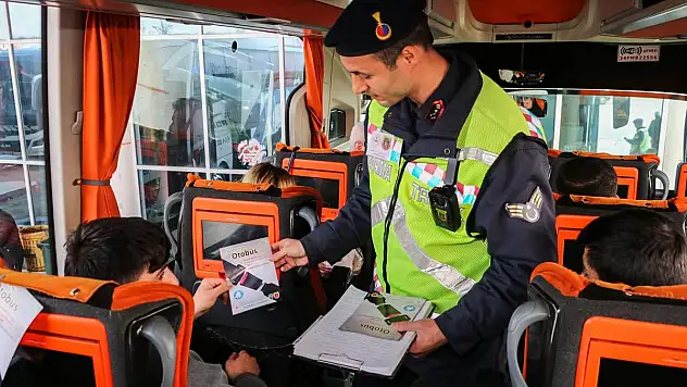 Siirt'te Şehirlerarası Otobüslerde Emniyet Kemerine Dikkat Çağrısı