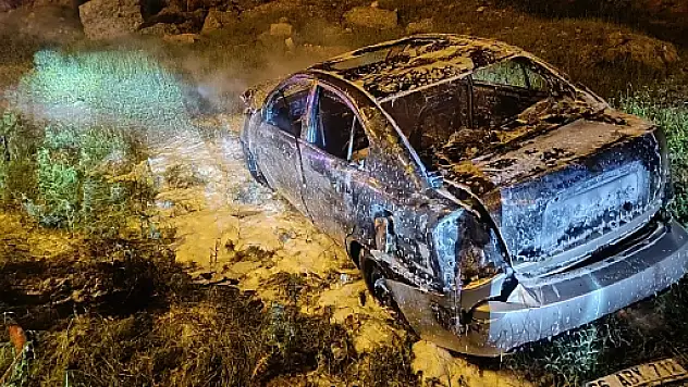 Siirt'te Seyir Halindeki Otomobil Alev Aldı
