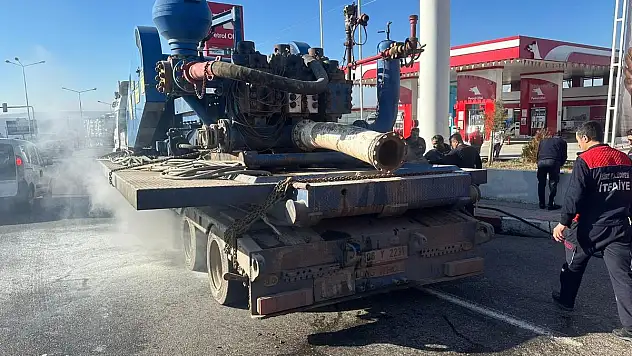 Siirt'te Tır Yangınına Hızlı İtfaiye Müdahalesi Hayat Kurtardı