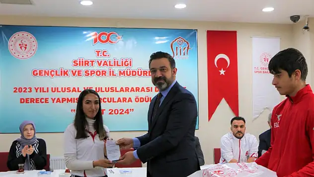 Siirt'te Ulusal ve Uluslararası Müsabakalarda Derece Yapmış Olan Sporcular Ödüllendirildi