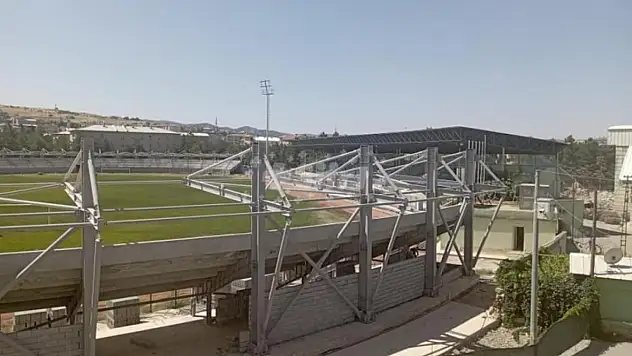 Siirt'te Yenilenen Stadyumda Akşamları da Maç Oynanabilecek