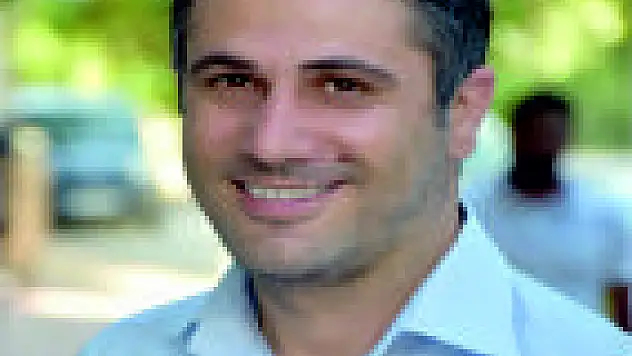 SİYASETİ DE KONUŞUYORLAR