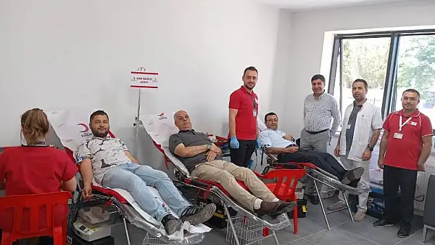 Tarım ve Orman Müdürlüğünden Kızılay'a Kan Bağışı