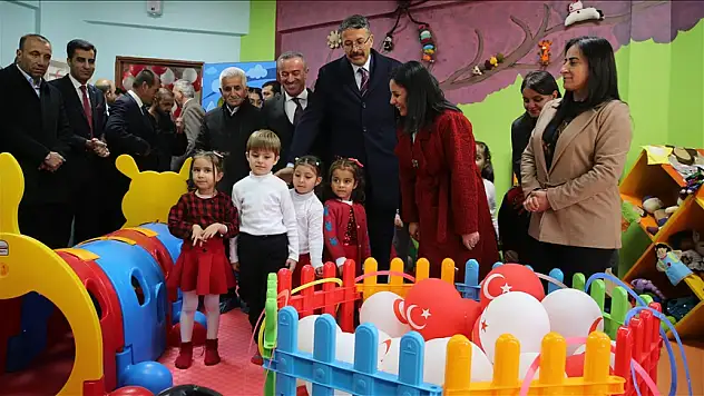 Terör Örgütü Tarafından Katledilen Bebekler ve Çocuklar Anısına Yüksekova'da Kütüphane Kuruldu