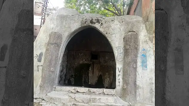 TESCİLLİ, TARİHİ ESERLERİMİZDEN BİRİ OLAN AYN SALİP ÇEŞMESİ 'BEN YOK OLUYORUM' DİYE FERYAT EDİYOR!
